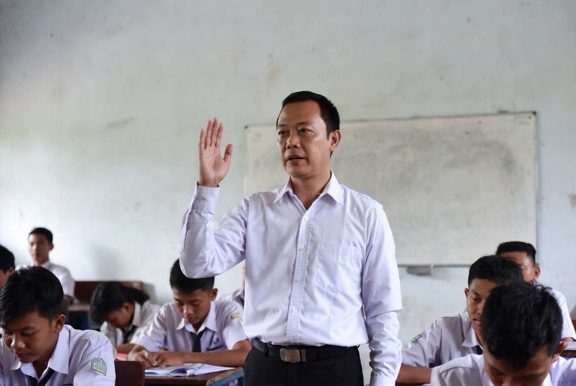 Trik 5 Detik: Bikin Kelas Hening Seketika Tanpa Teriak